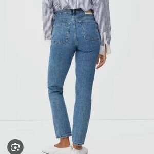 Everlane 90’s Cheeky Jean Crop